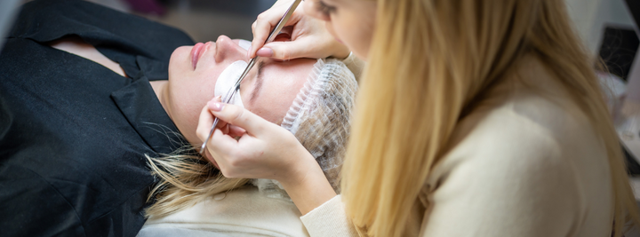 Lash Lift vs. Lash Extensions