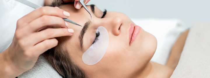 How To Go Above And Beyond For First-Time Lash Clients